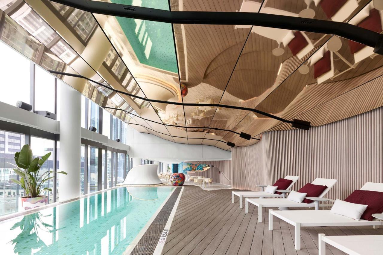 Hotel W Melbourne City Exterior foto The pool at the 2017-opened One Central Park
